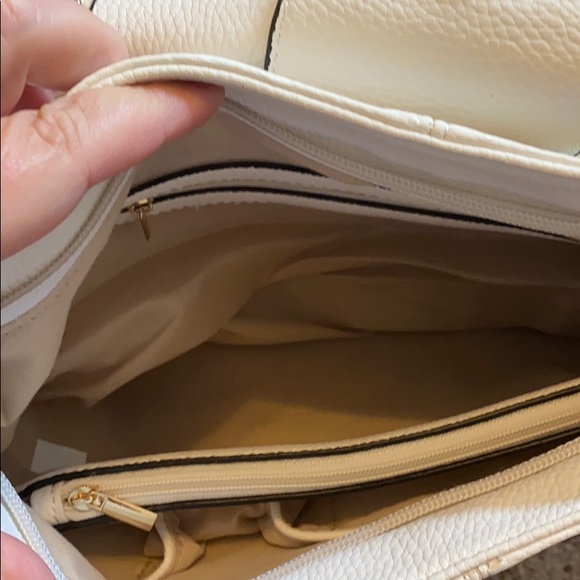 White handbag purse tote gold accessories - Picture 7 of 10